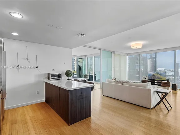 1040 Biscayne Blvd APT 1107, Miami, FL 33132