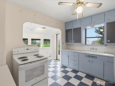 5821 3rd Avenue NW, Seattle, WA 98107