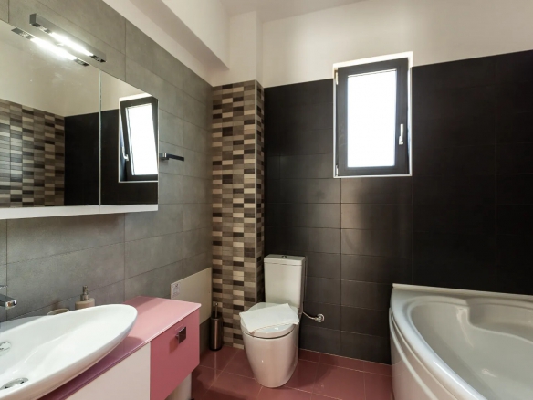 For Sale – Villa 270 m² in Crete