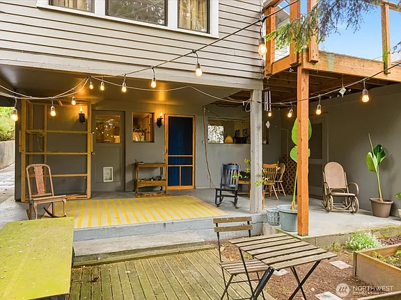 5821 3rd Avenue NW, Seattle, WA 98107