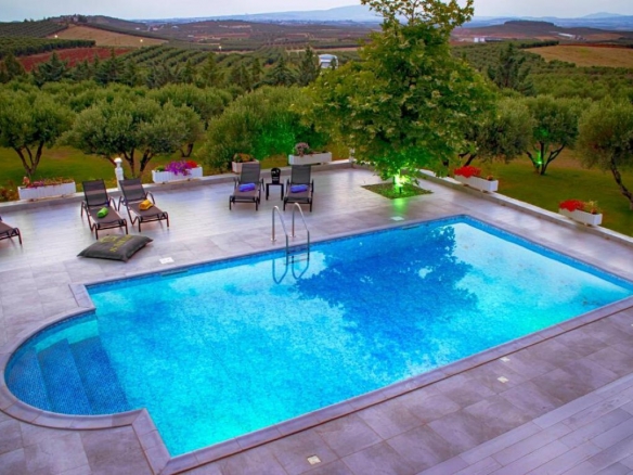 For Sale – Villa 330 m² in Chalkidiki