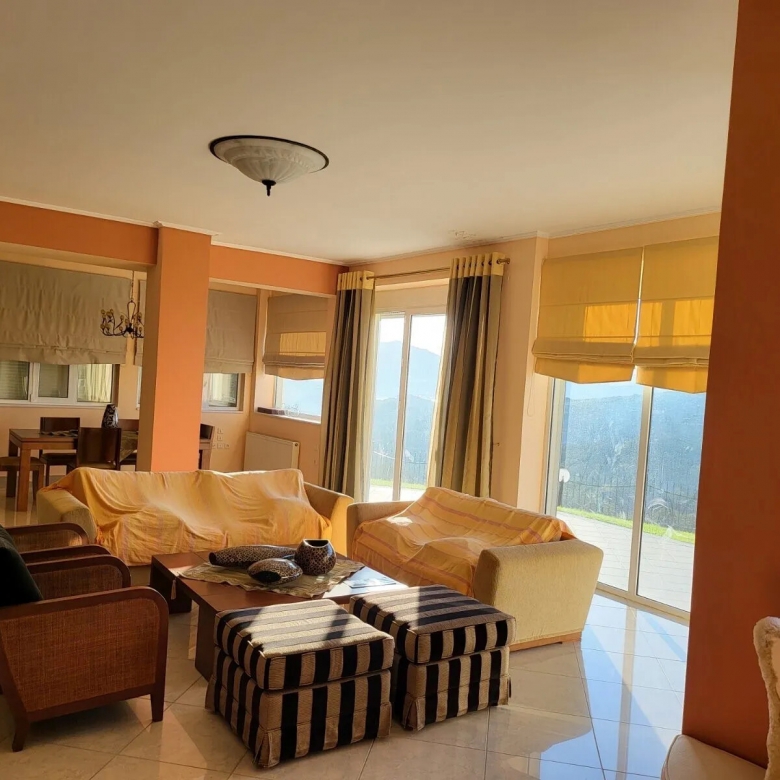 For Sale – Villa 409 m² in Attica
