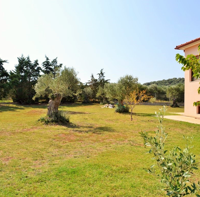 For Sale – Villa 400 m² in Chalkidiki