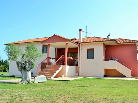 For Sale – Villa 400 m² in Chalkidiki