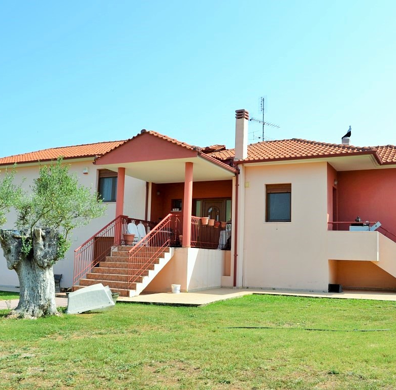 For Sale – Villa 400 m² in Chalkidiki