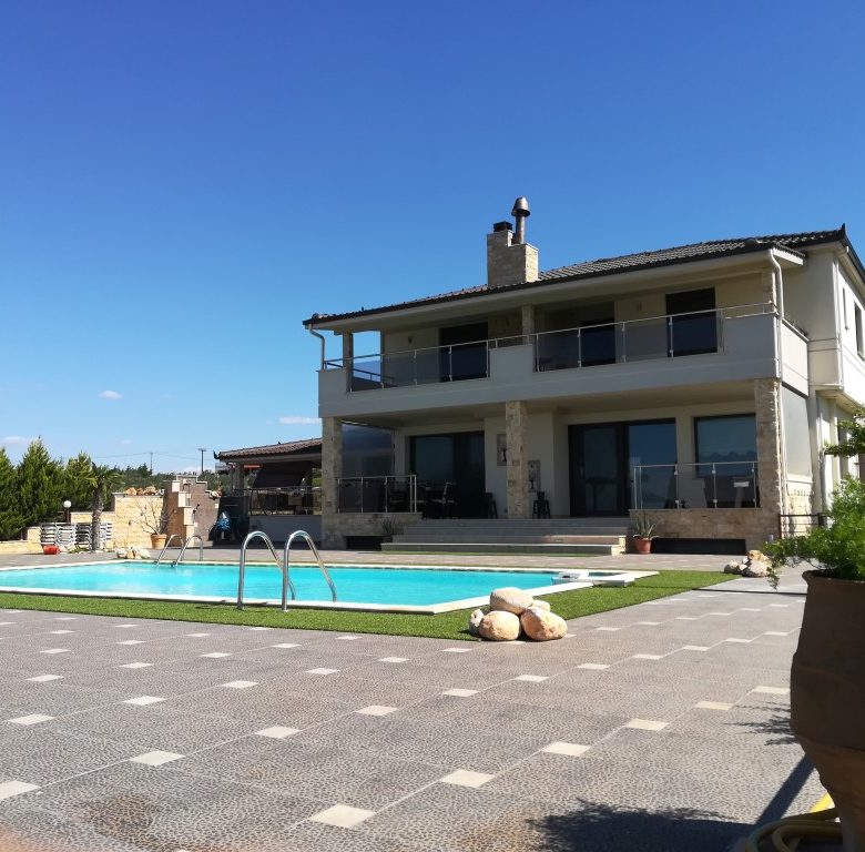 For Sale – Villa 400 m² in Chalkidiki