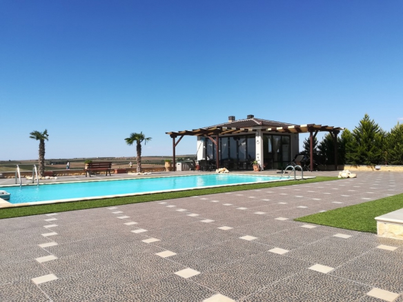 For Sale – Villa 400 m² in Chalkidiki