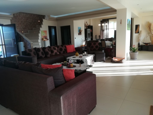 For Sale – Villa 400 m² in Chalkidiki