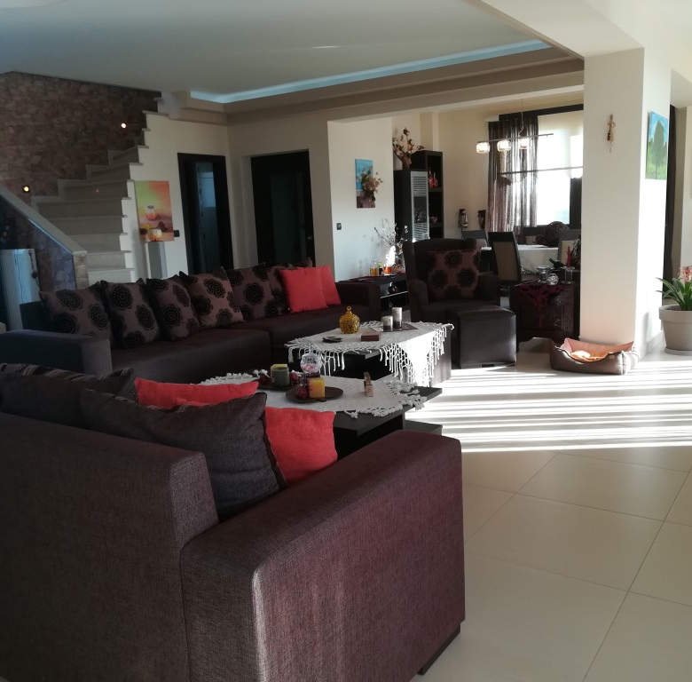 For Sale – Villa 400 m² in Chalkidiki