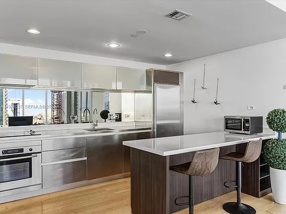 1040 Biscayne Blvd APT 1107, Miami, FL 33132
