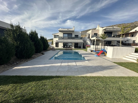 For Sale – Detached house 235 m² in the suburbs of Thessaloniki