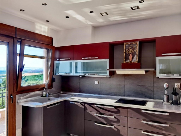 For Sale – Villa 330 m² in Chalkidiki