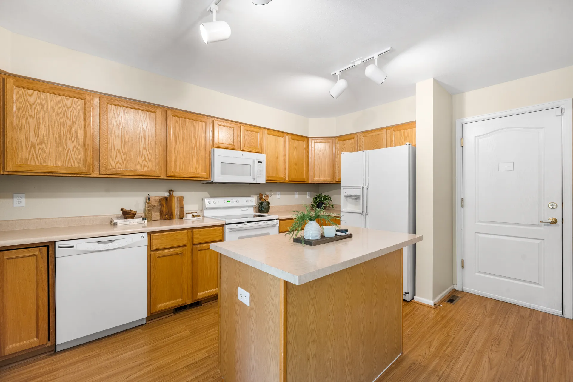 6804 Webster St, Dallas, TX 75209