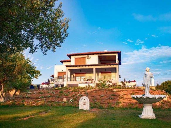 For Sale – Villa 330 m² in Chalkidiki