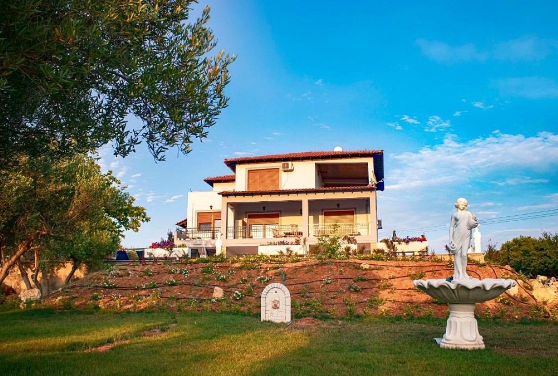 For Sale – Villa 330 m² in Chalkidiki