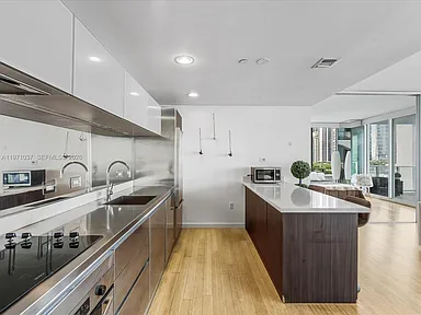 1040 Biscayne Blvd APT 1107, Miami, FL 33132