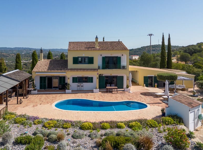 Villa In Estoi With Panoramic Views