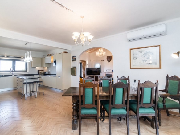 Villa In Estoi With Panoramic Views