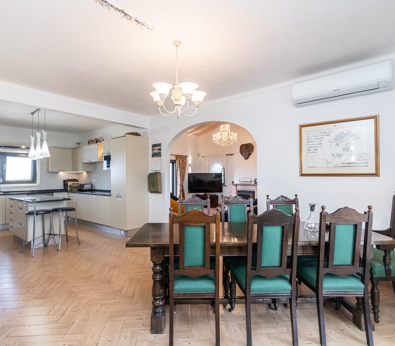 Villa In Estoi With Panoramic Views