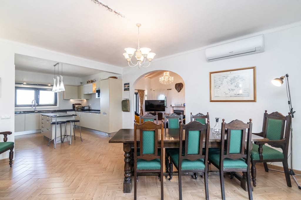 Villa In Estoi With Panoramic Views