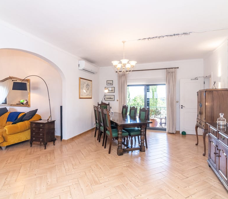 Villa In Estoi With Panoramic Views