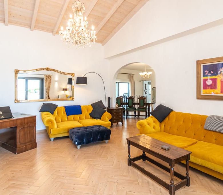 Villa In Estoi With Panoramic Views
