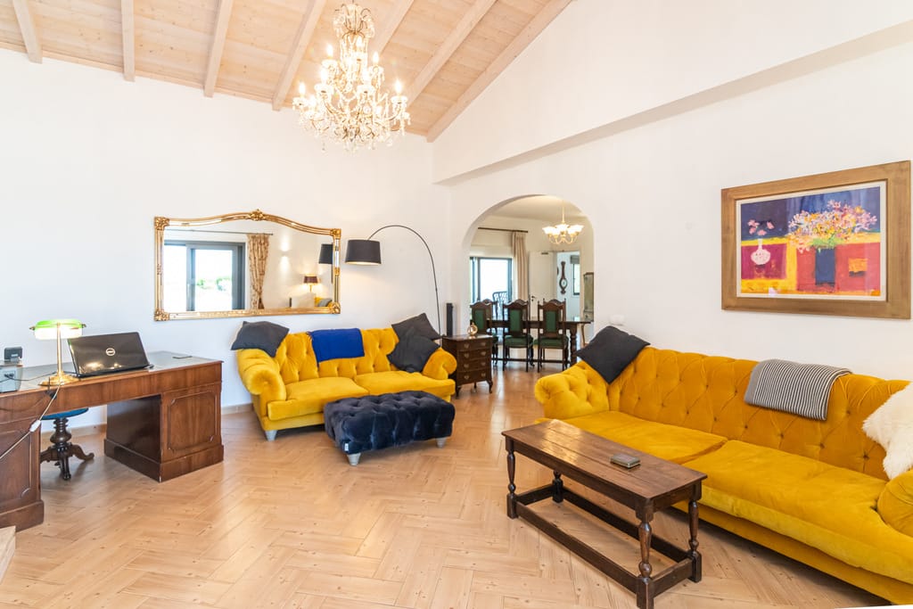 Villa In Estoi With Panoramic Views