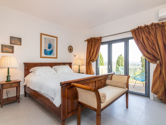 Villa In Estoi With Panoramic Views