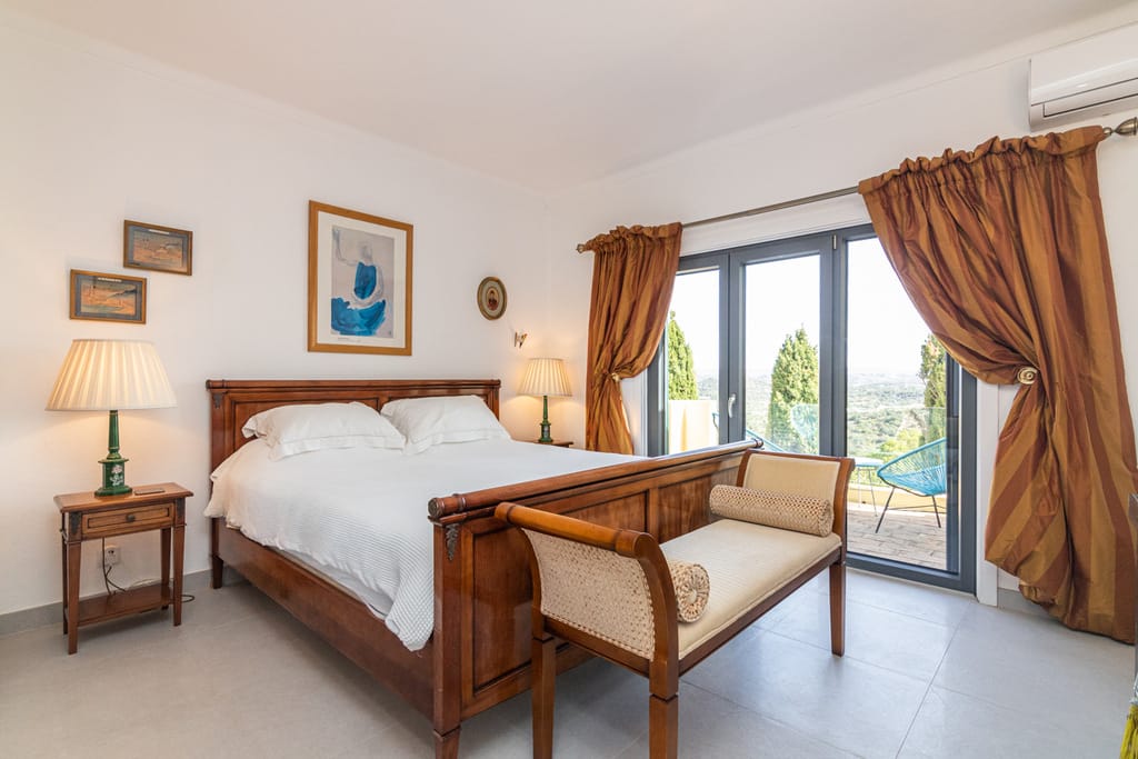 Villa In Estoi With Panoramic Views