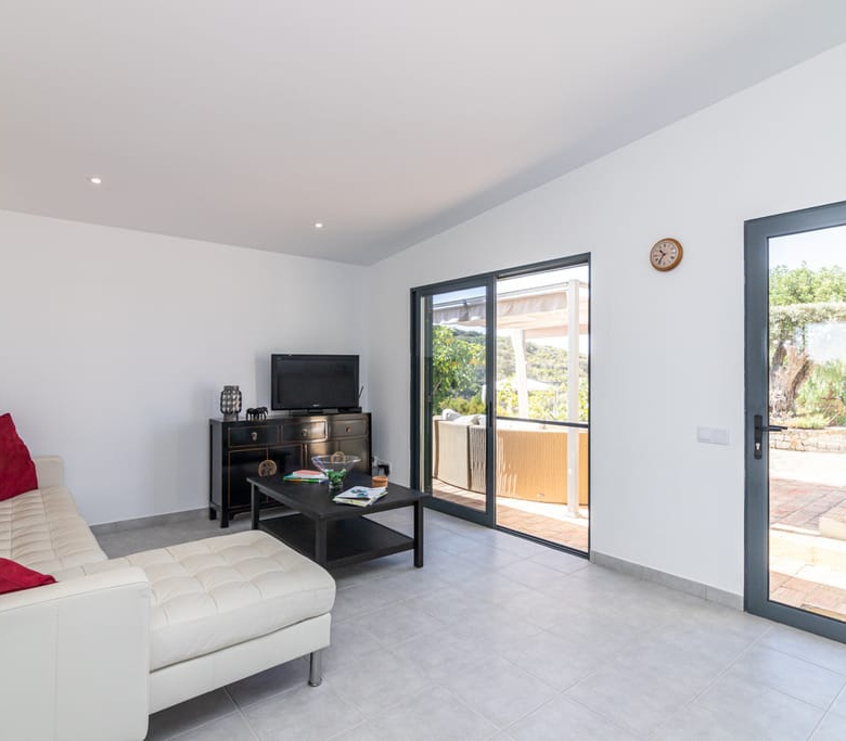 Villa In Estoi With Panoramic Views