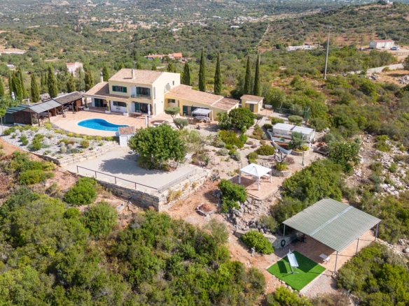 Villa In Estoi With Panoramic Views