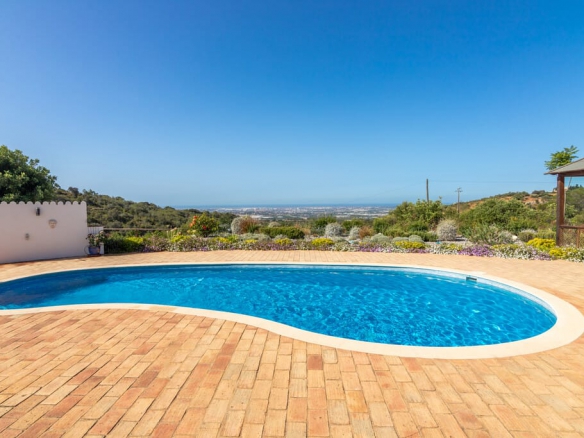 Villa In Estoi With Panoramic Views