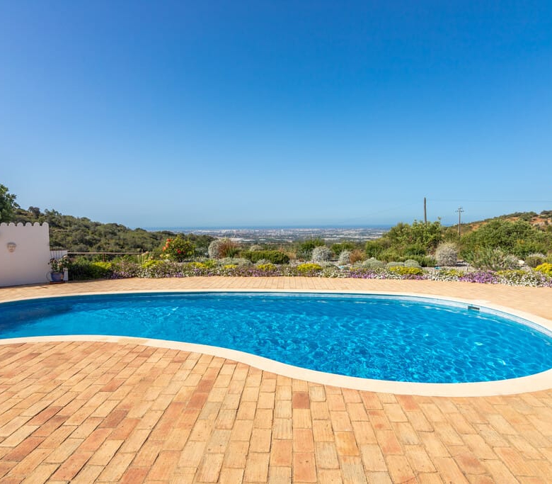 Villa In Estoi With Panoramic Views
