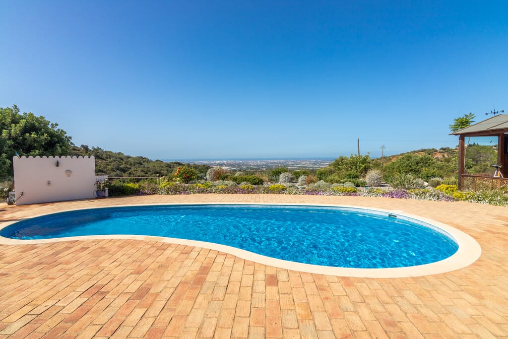 Villa In Estoi With Panoramic Views