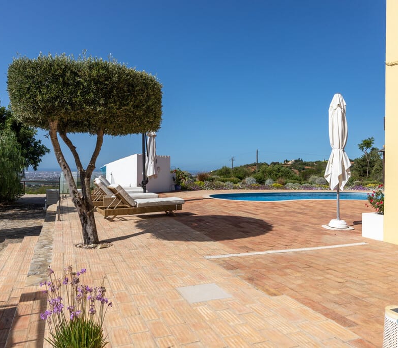Villa In Estoi With Panoramic Views