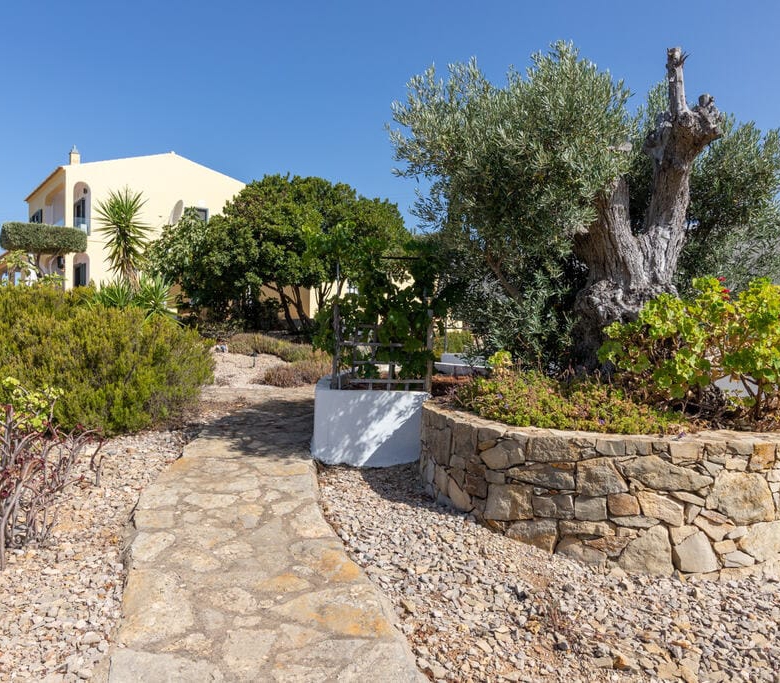 Villa In Estoi With Panoramic Views