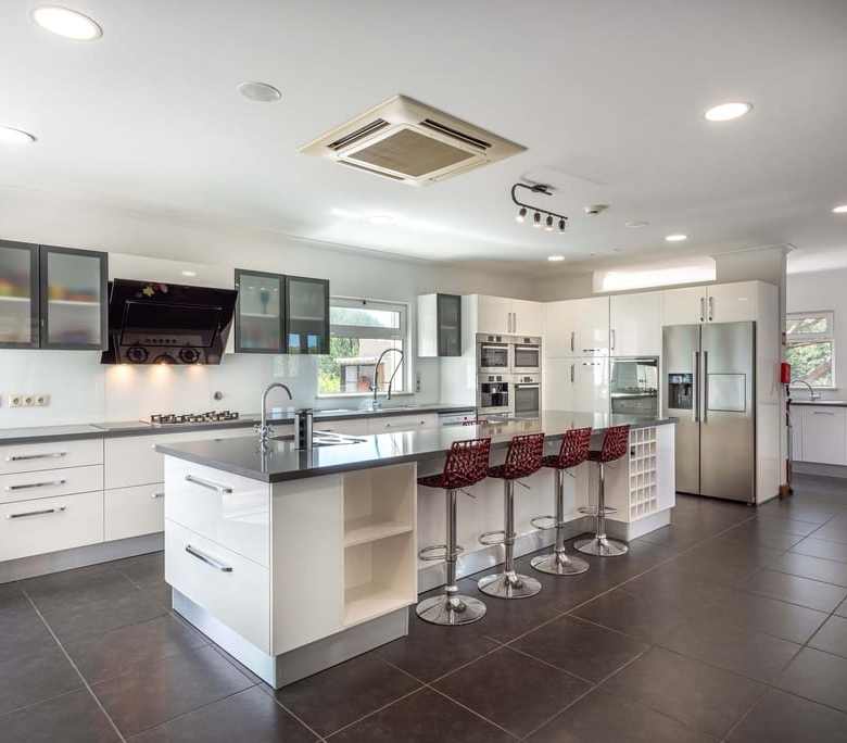 Luxury Detached Villa Near Quinta do Lago