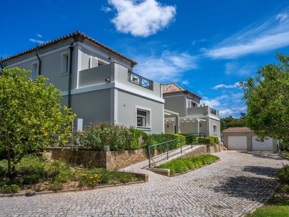 Luxury Detached Villa Near Quinta do Lago