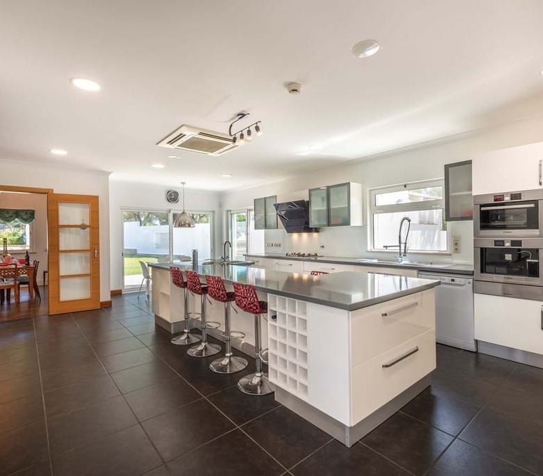 Luxury Detached Villa Near Quinta do Lago