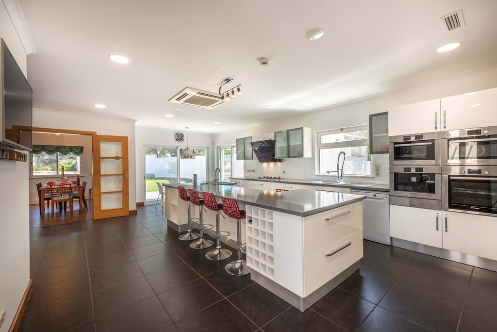 algarve-villa-ptqdl-8 Luxury Detached Villa Near Quinta do Lago