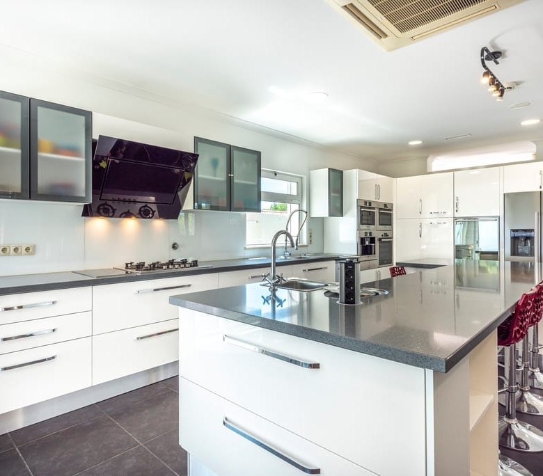 Luxury Detached Villa Near Quinta do Lago