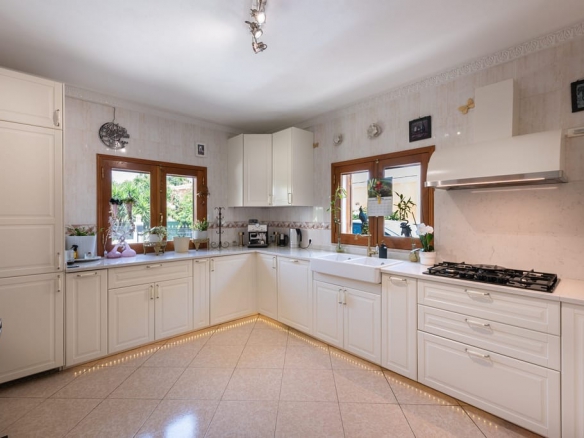 Elegant Villa For Sale Near Vilamoura