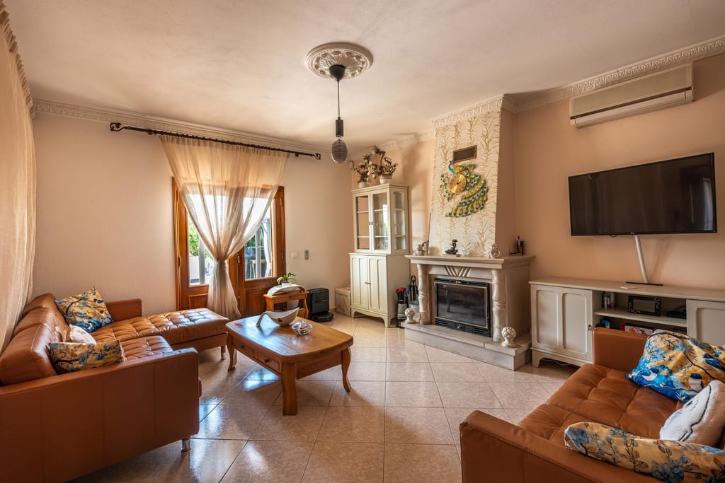 Elegant Villa For Sale Near Vilamoura