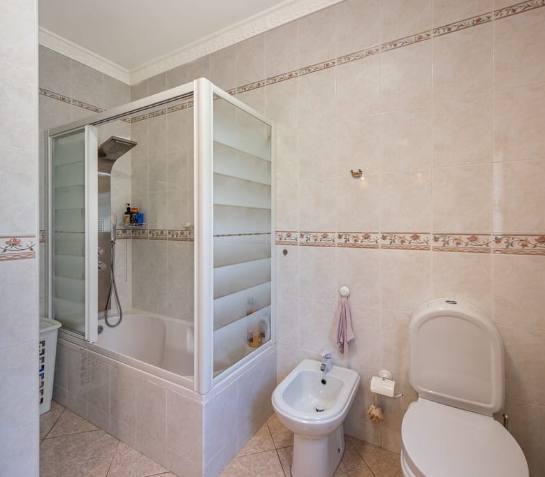 Elegant Villa For Sale Near Vilamoura