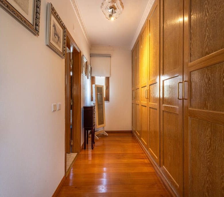 Elegant Villa For Sale Near Vilamoura