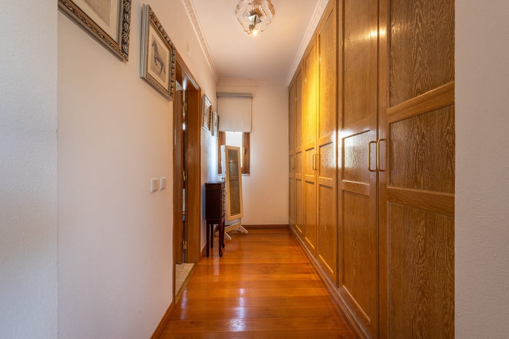 Elegant Villa For Sale Near Vilamoura