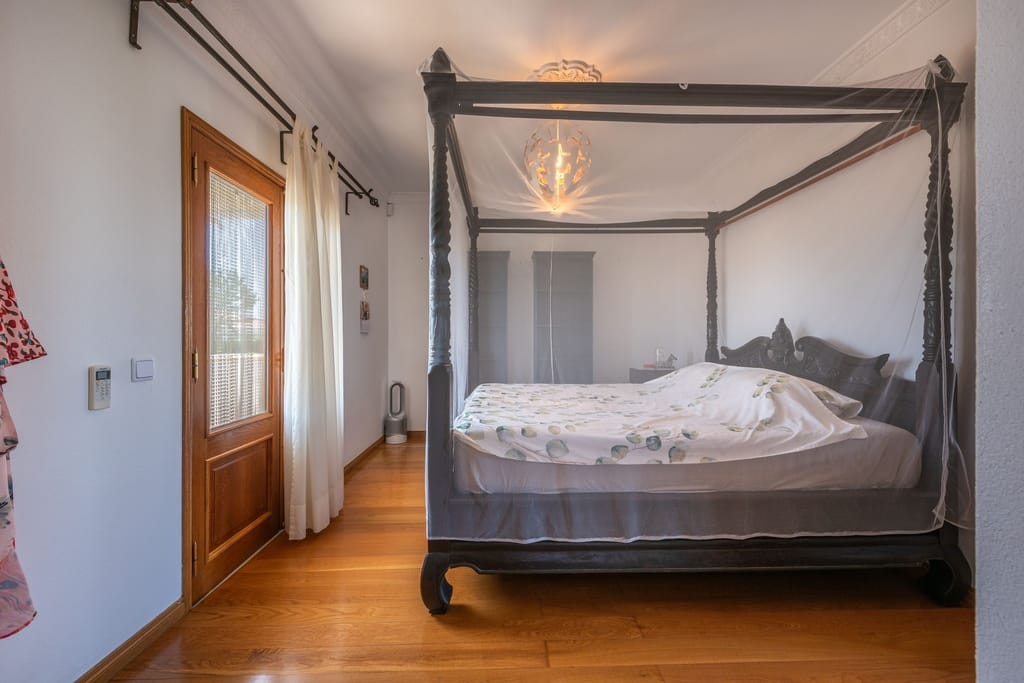 Elegant Villa For Sale Near Vilamoura