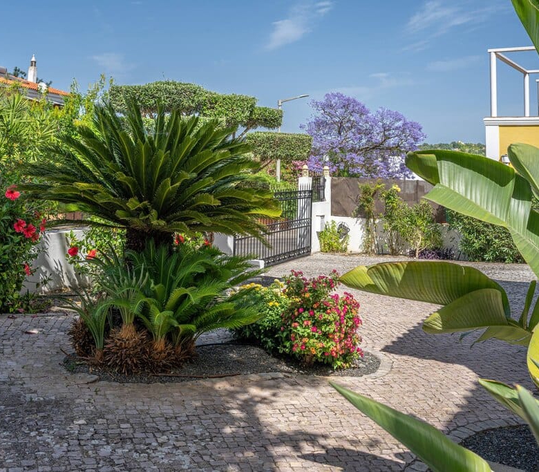 Elegant Villa For Sale Near Vilamoura