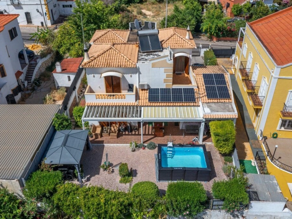 Elegant Villa For Sale Near Vilamoura