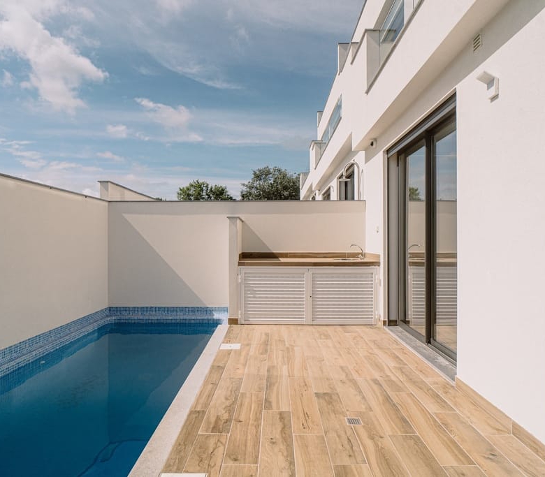 Contemporary Villas For Sale In Fuseta